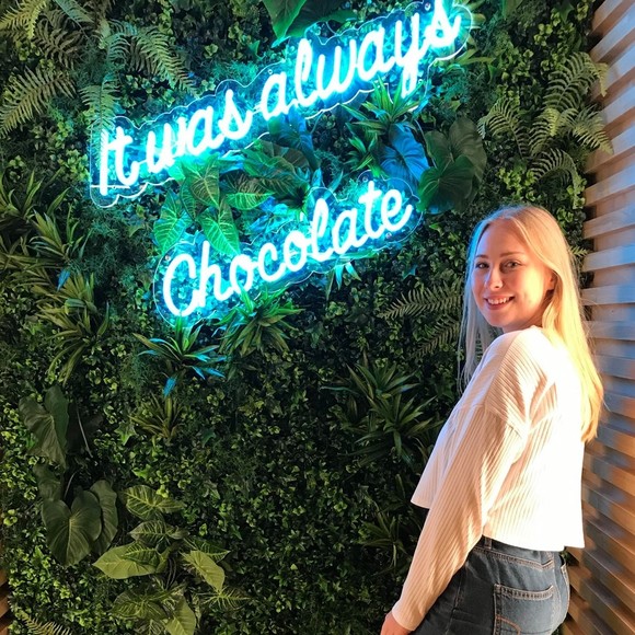 Meet your Posher, Nadia - Picture 1 of 1